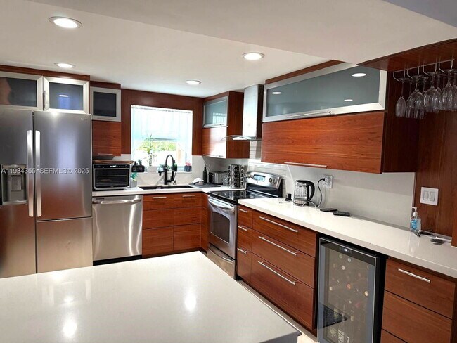 Foto del edificio - 2430 SW 22nd Terrace