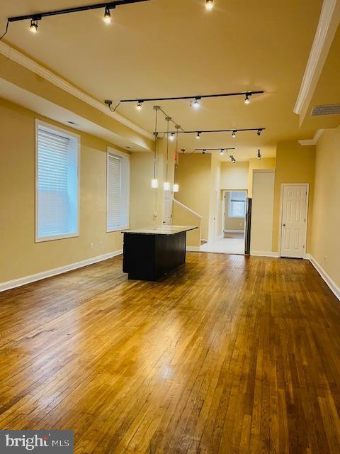 Foto del edificio - 338 N Charles St