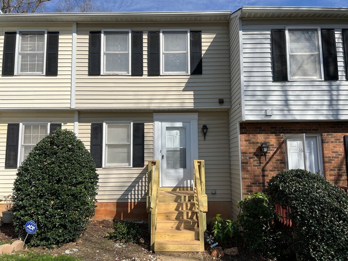 3 Bedroom Townhouse Near Downtown Durham - 3 Bedroom Townhouse Near Downtown Durham
