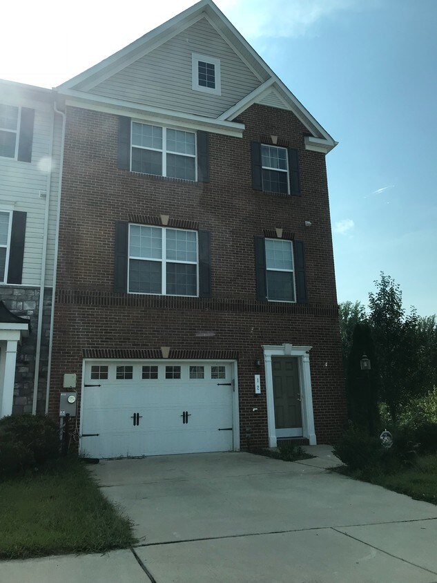 Foto principal - 12 Thomasson Ct