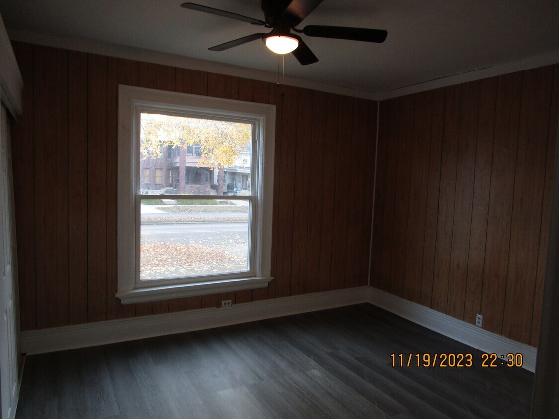 Foto principal - 918 W. 10th
