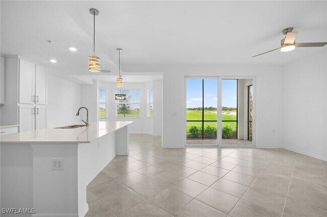 Building Photo - 15345 Grn Acrs Ave