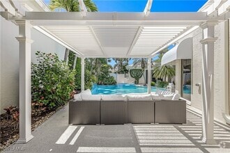 Building Photo - 7968 Grand Bay Dr