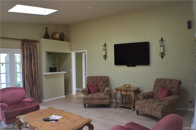 Building Photo - 3 br, 2 bath House - 17745 Welby Way