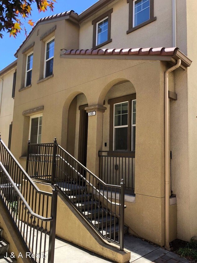 Foto principal - 2 br, 2 bath House - 235 Bunch Grass Terrace