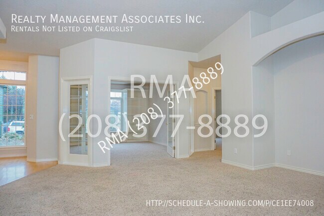 Building Photo - Fantastic 3 Bedroom House with Office and ...