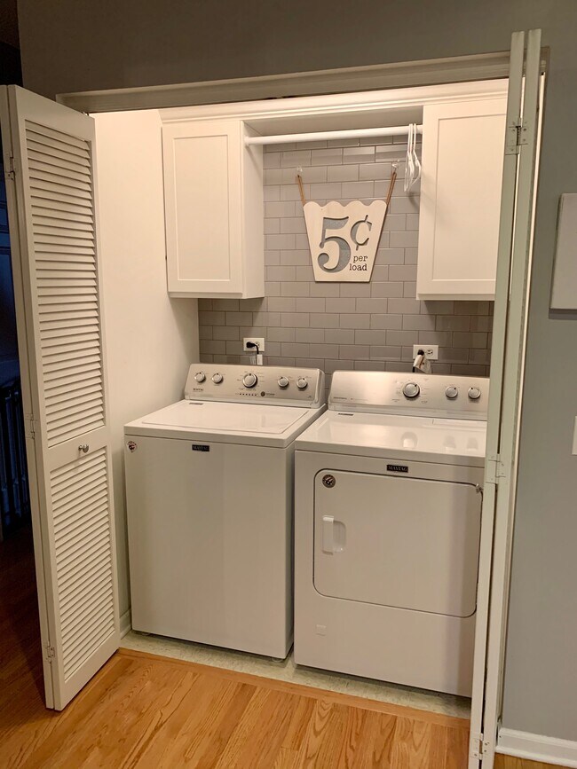 Cuarto de lavandería - 2040 W Belmont Ave