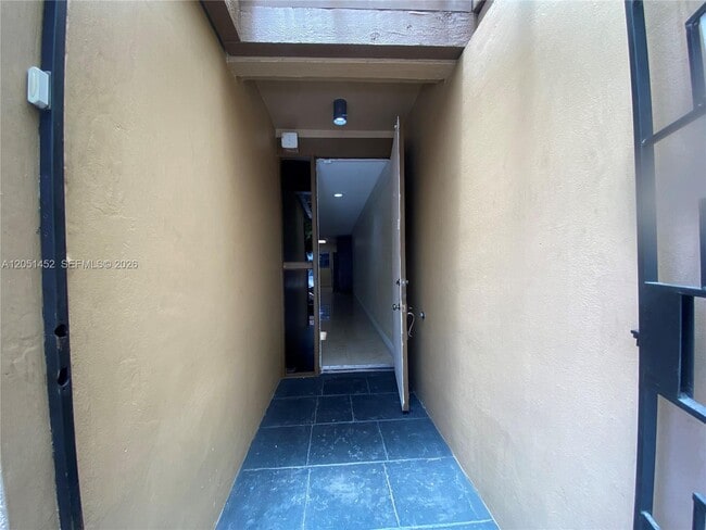 Foto del edificio - 16100 Kilmarnock Dr