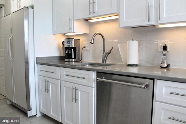 Foto del edificio - 1800 Old Meadow Rd