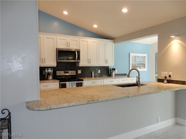 Foto del edificio - 13080 Bridgeford Ave