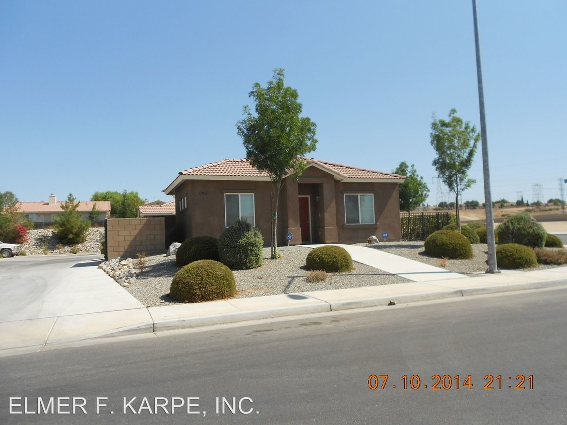 6802 Edgeview Dr Unit C, Bakersfield, CA 93306 Condo for Rent in
