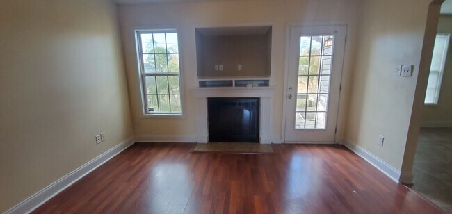 Building Photo - 211 Wolfbridge Dr