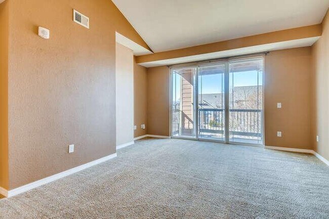 Building Photo - 804 Summer Hawk  Dr UNIT 5304