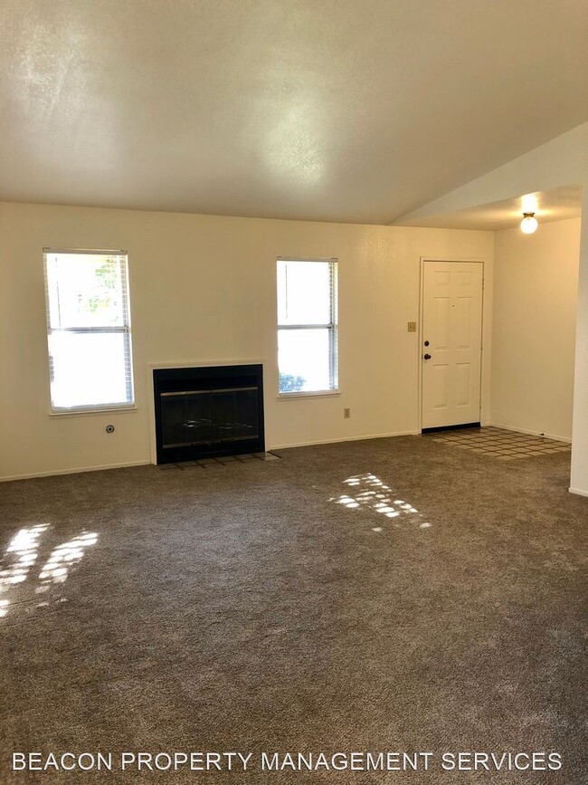 Building Photo - 3 br, 2 bath House - 1317 BURGUNDY COURT