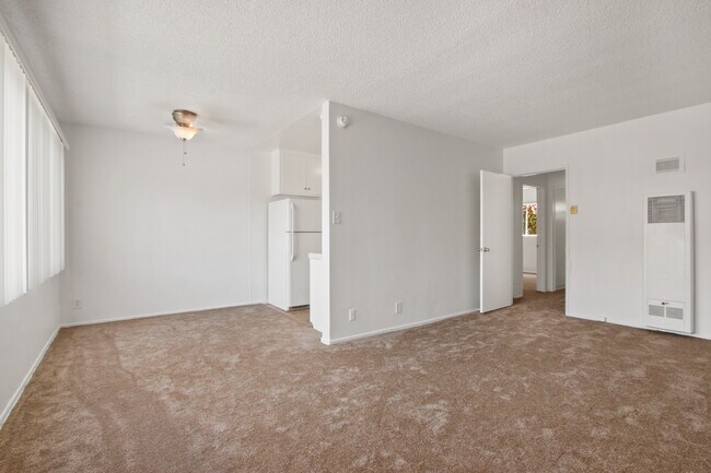 Building Photo - 3502 Vinton Ave