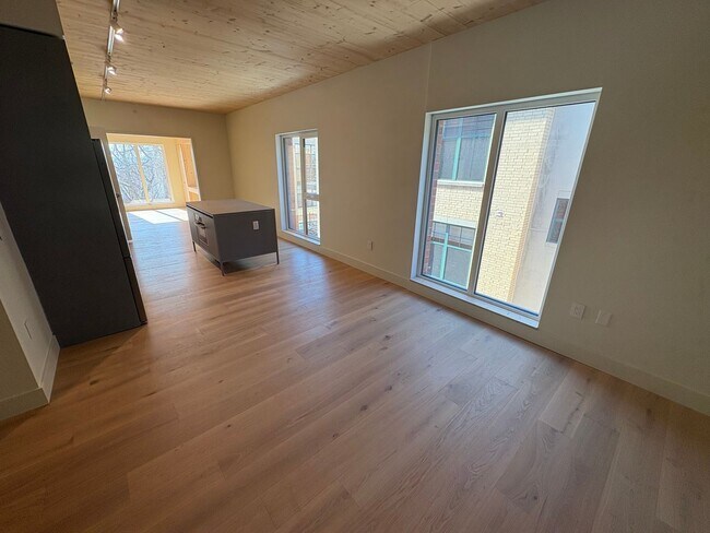 Interior Photo - VANILLA 301 SPE LLC