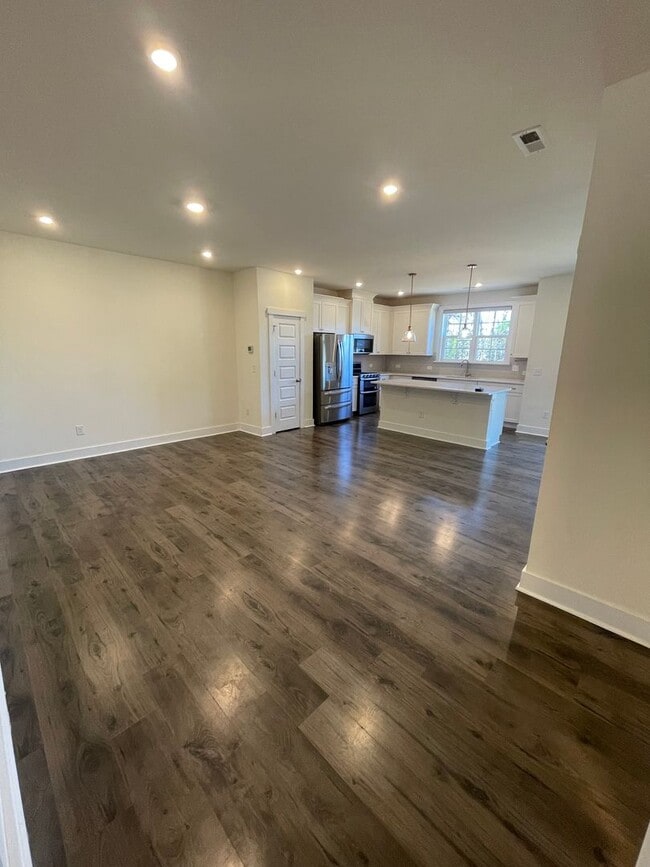 Building Photo - Charming 4 Bedroom Home Located In Cary