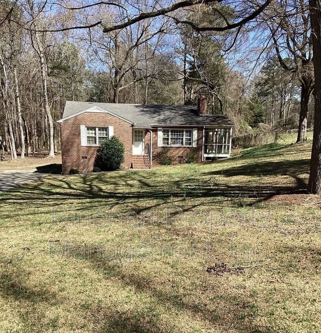 Building Photo - 3016 Hilton Rd