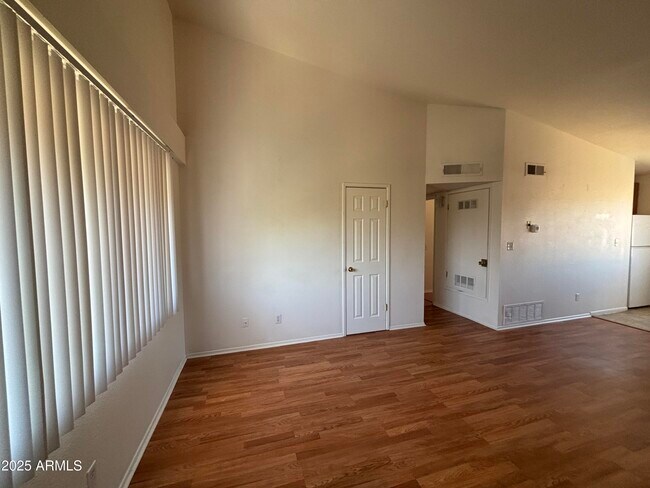 Foto del edificio - 1200 Lanny Ave