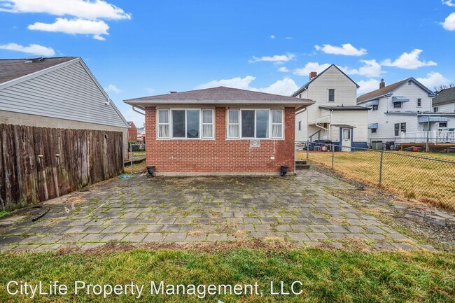 Building Photo - 3 br, 1 bath House - 250 Vine Street