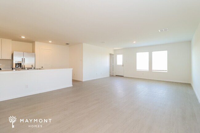 Building Photo - 3048 Yellow Pne Ave