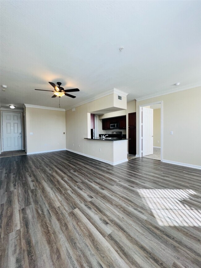 Foto del edificio - 7575 Kirby Dr