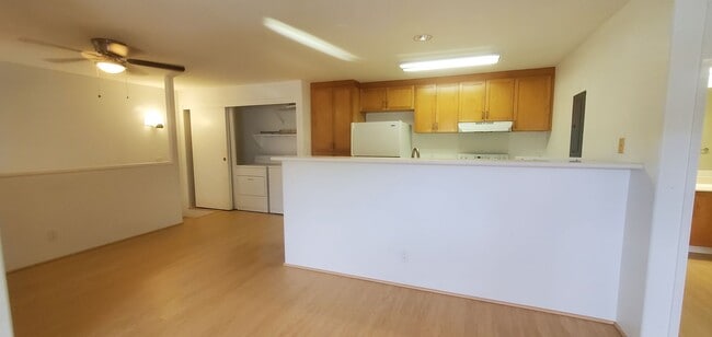 Building Photo - Lalea at Hawaii Kai - Move in Ready One Bedroom, One Bath, Two Parking