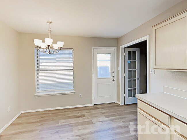 Foto del edificio - 3005 Scenic Glen Dr