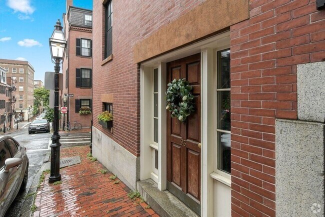 Building Photo - 93 Revere St