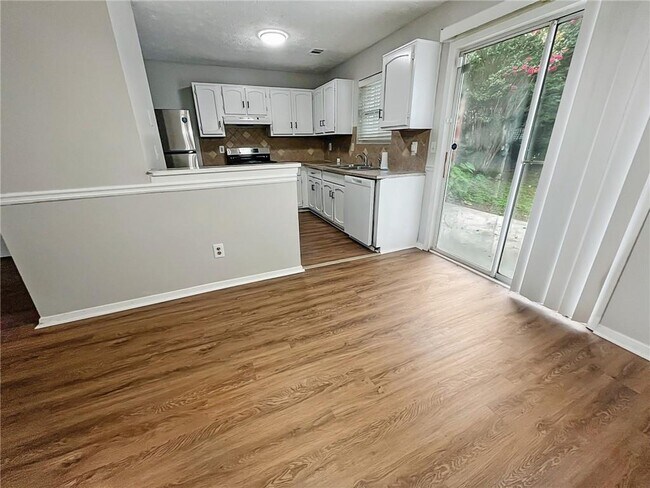 Foto del edificio - 5749 Wells Cir