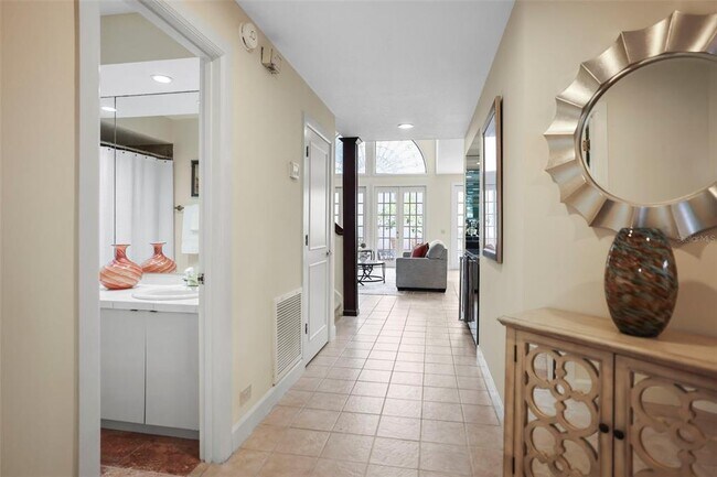Foto del edificio - 4941 Bayshore Blvd