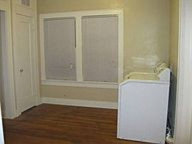 Building Photo - 5 Bedroom/ 3 Bathroom close to Tech!