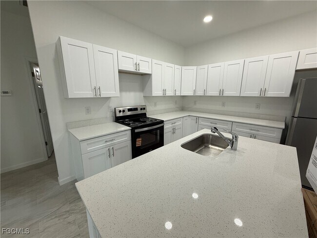 Foto del edificio - 106 Moore Ave