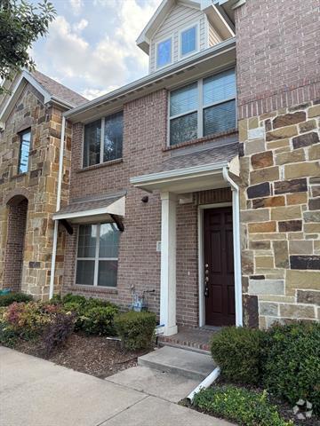 Building Photo - 528 S Greenville Ave