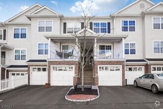 Building Photo - 215 Sheffield Ct