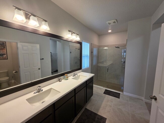 Building Photo - Three Bedroom / 2 Bath House - Waterset