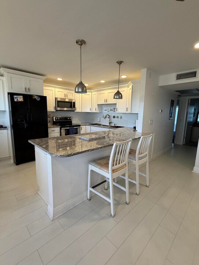 Building Photo - 4057 Wolverton C