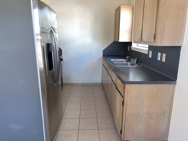 Building Photo - 2718 Terrace Dr