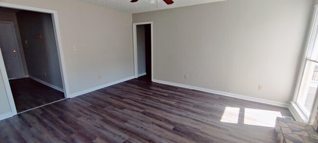 Foto del edificio - 4501 Plainview Ct