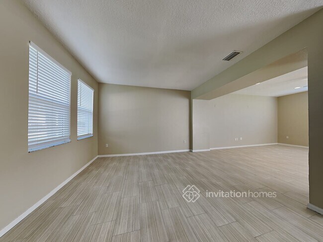 Building Photo - 2425 Brownwood Dr