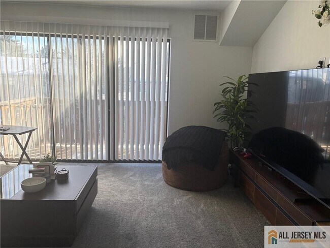 Building Photo - 802 Lindsey Ct