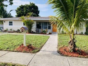 730 E Melrose Cir
