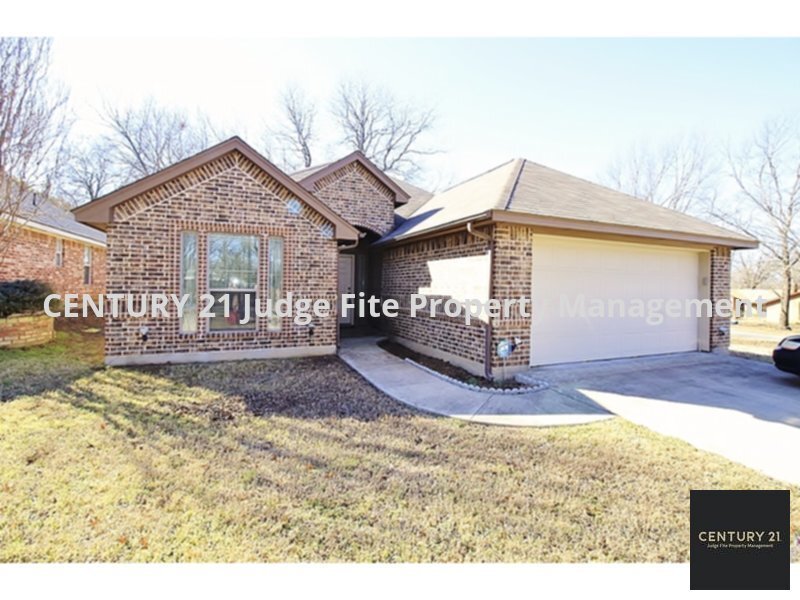 325 W 4th St, Kennedale, TX 76060 House Rental in Kennedale, TX