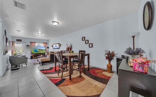 Foto del edificio - 7567 N Augusta Dr