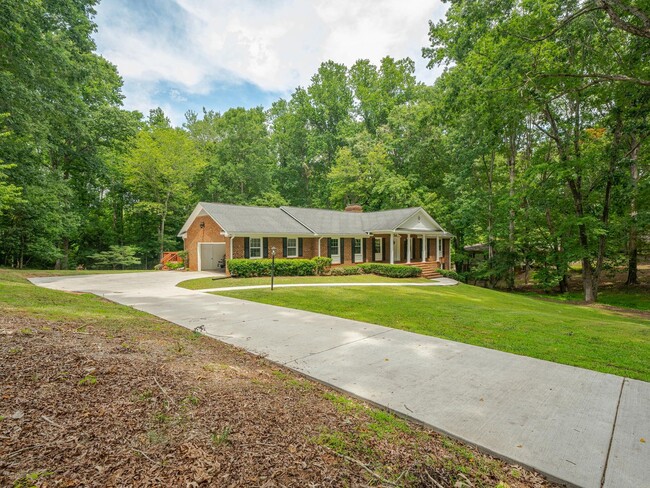 Building Photo - Incredible 3BD*, 3.5BA Raleigh Home with 2...