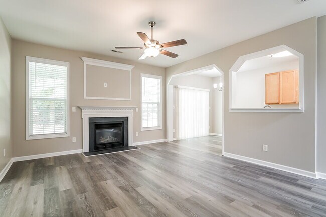 Foto del edificio - 8137 Marshall Brae Dr
