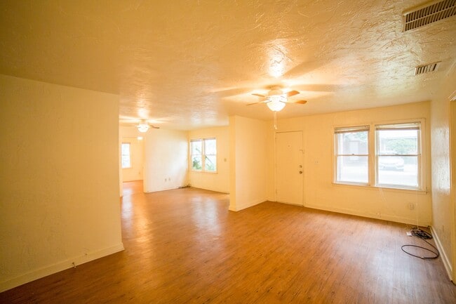 Building Photo - 602 NW 13th Terrace