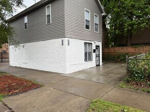 Building Photo - 1715 E 70th St