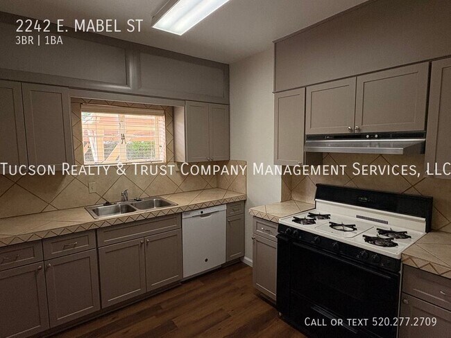 Foto del edificio - 2242 E Mabel St