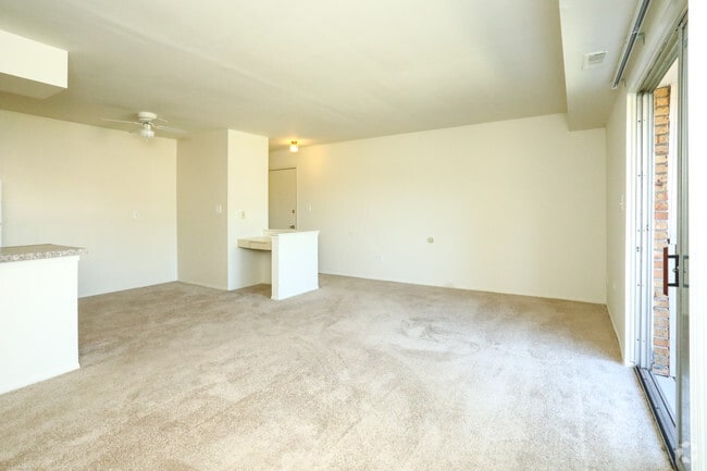 1HAB, 1BA - 815 ft² - Orleans Place Apartments